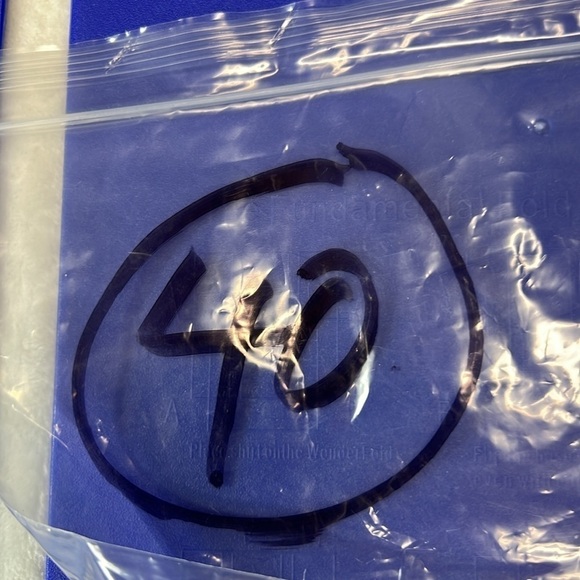 Torrid bombshell skinny distressed denim jeans. Size 20. EUC. - Picture 7 of 7